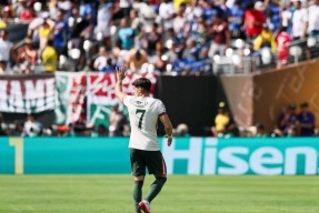 开元娱乐网站 - 莱万多夫斯基回归赛场，战术调整首场状态亮眼，切尔西观众沸腾！